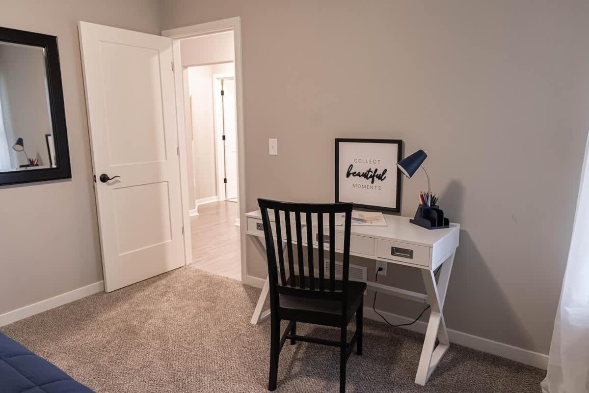Brand New 2 Bed With Office Villa Loves Park Eksteriør billede